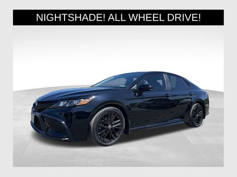 Used 2021 Toyota Camry SE image 1