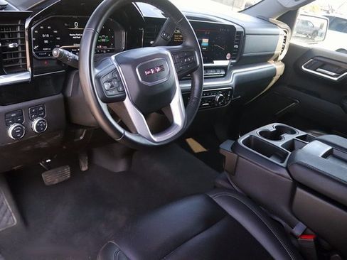 Used 2024 GMC Sierra 1500 SLT image 15