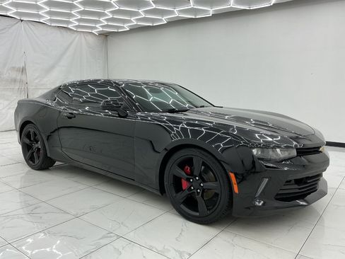 Used 2017 Chevrolet Camaro LT RWD image 7