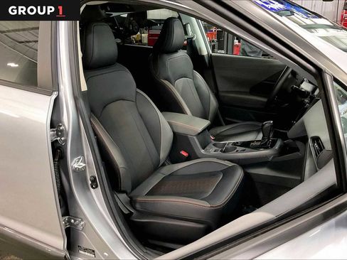 Used 2025 Subaru Crosstrek 2.5i Limited AWD/4WD image 9