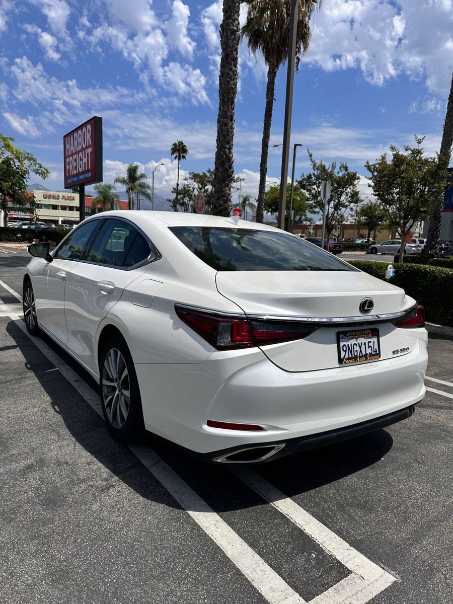 Used 2020 Lexus ES 350 w/ Accessory Package 2 FWD image 2