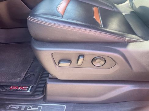 Used 2024 GMC Sierra 1500 AT4 w/ AT4 Premium Package AWD/4WD image 11