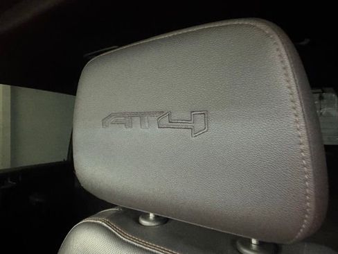 Used 2022 GMC Sierra 2500 AT4 w/ AT4 Preferred Package AWD/4WD image 34