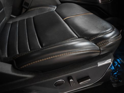 Used 2023 Ford F150 Platinum w/ FX4 Off-Road Package image 44