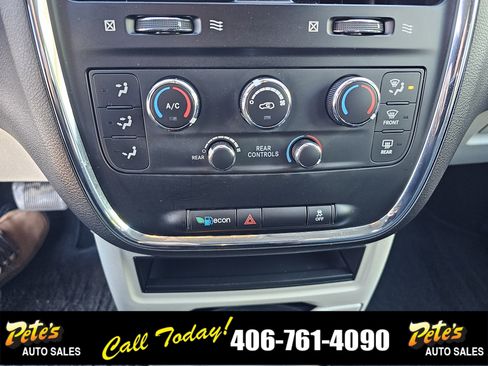 Used 2018 Dodge Grand Caravan SE w/ UConnect Hands-Free Group image 27