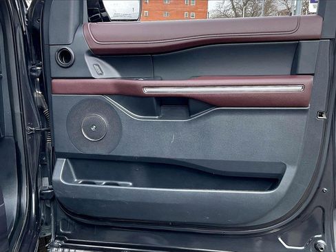 Certified 2024 Ford Expedition Limited image 23