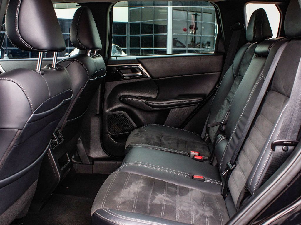 Used 2022 Mitsubishi Outlander SE FWD image 34