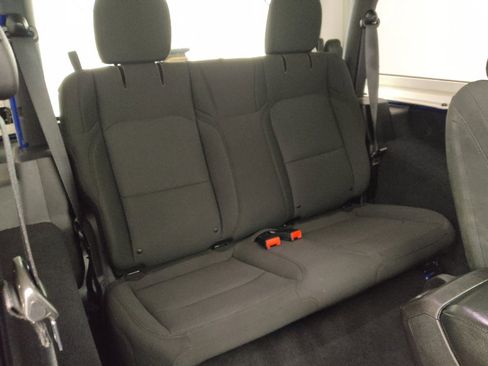 Used 2018 Jeep Wrangler Sport AWD/4WD image 19