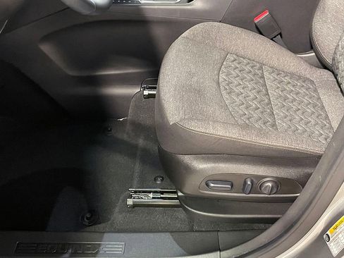 Used 2023 Chevrolet Equinox LT image 21