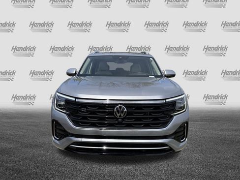Used 2025 Volkswagen Atlas SEL Premium R-Line image 3