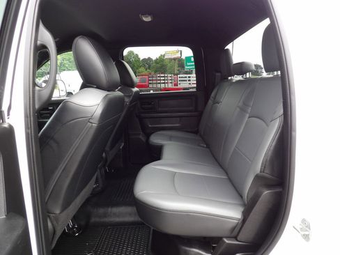 Used 2021 RAM 5500 Tradesman w/ Chrome Appearance Group AWD/4WD image 31