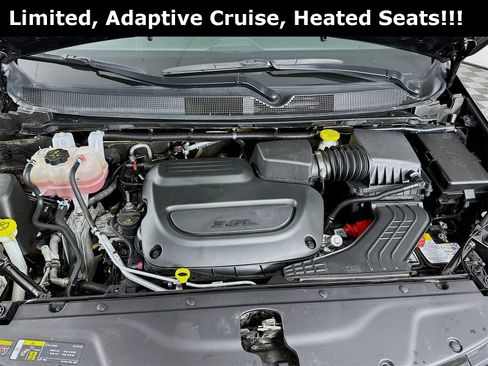 Used 2024 Chrysler Pacifica Limited image 33
