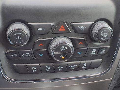 Used 2018 Jeep Grand Cherokee Laredo image 11