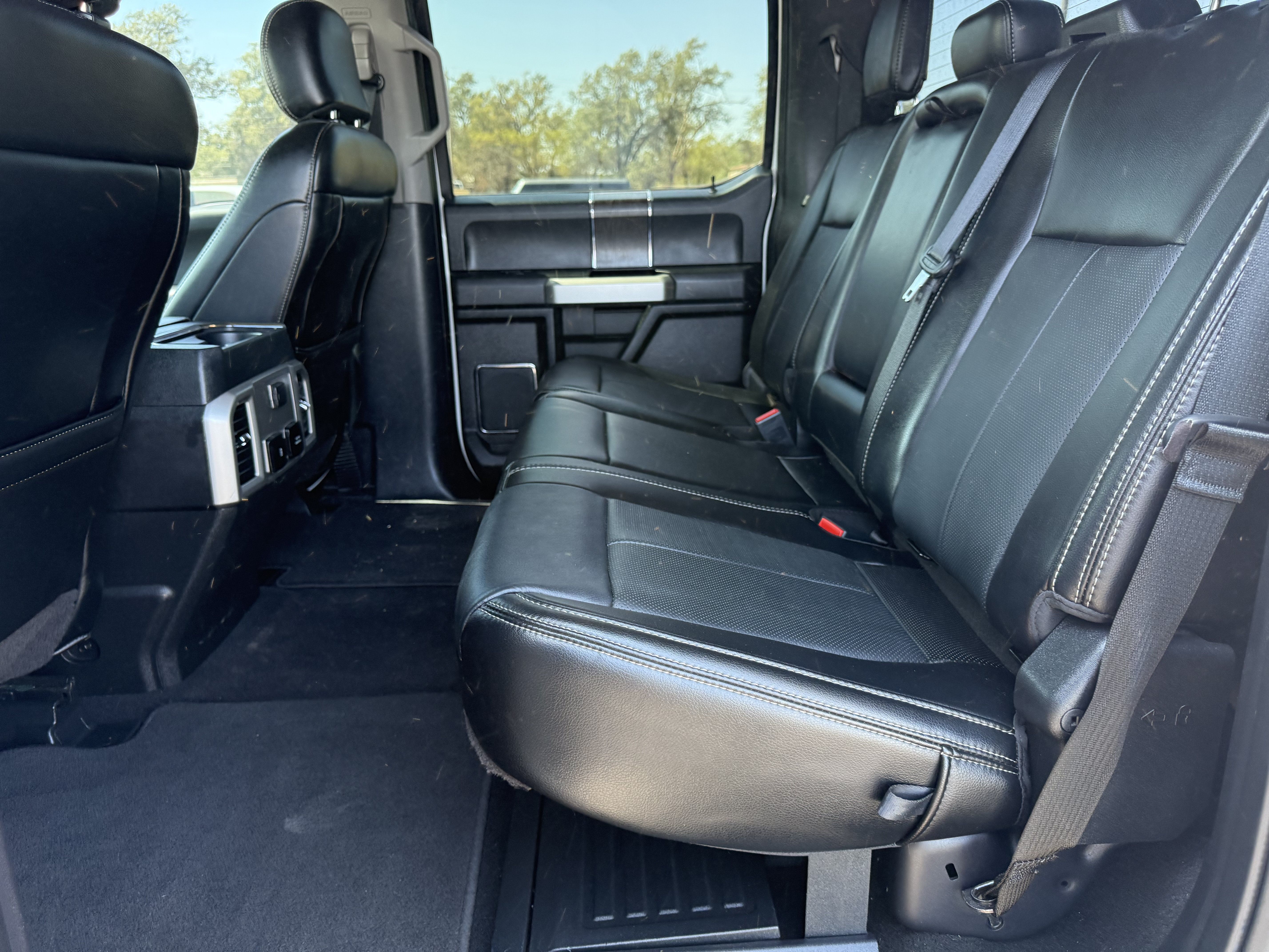 Used 2020 Ford F350 Lariat w/ Lariat Value Package AWD/4WD image 7