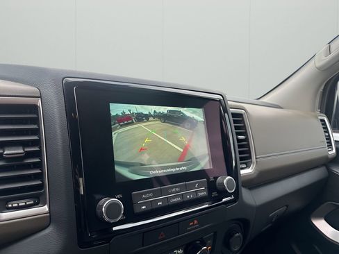 Used 2022 Nissan Frontier SV image 39