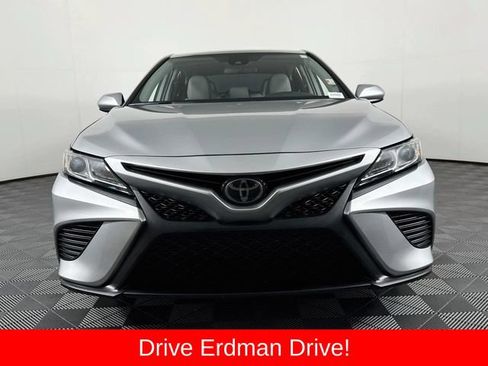 Used 2020 Toyota Camry SE FWD image 2