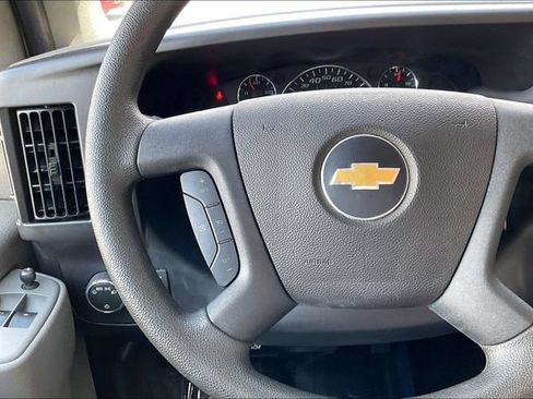 Used 2025 Chevrolet Express 2500 LT w/ LT Preferred Equipment Group RWD image 19