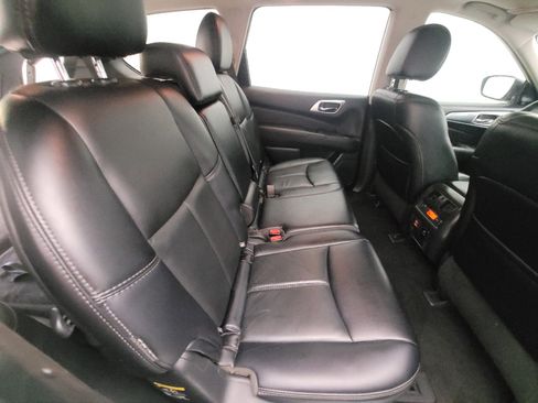 Used 2018 Nissan Pathfinder SL w/ SL Premium Package FWD image 19