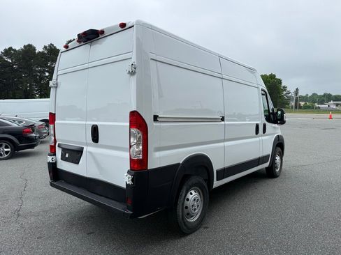 Used 2023 RAM ProMaster 2500 w/ Convenience Group FWD image 8