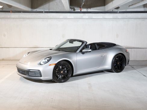 Certified 2020 Porsche 911 Carrera image 1