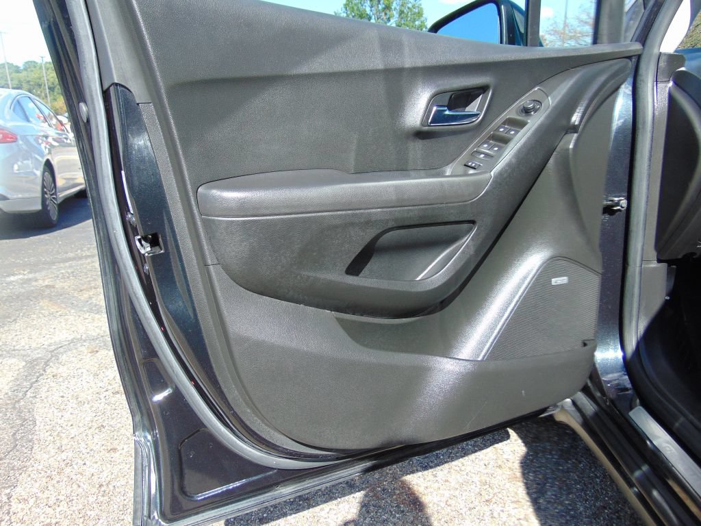Used 2016 Chevrolet Trax LTZ w/ Midnight Edition AWD/4WD image 22