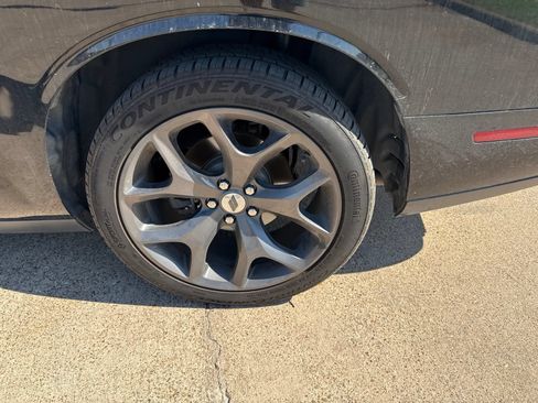 Used 2018 Dodge Challenger SXT Plus RWD image 9