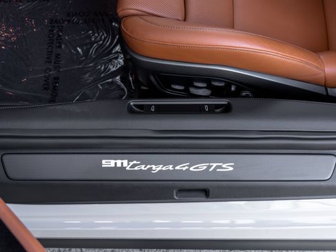 Certified 2026 Porsche 911 Targa 4 GTS AWD/4WD image 28