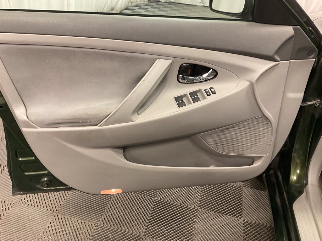 Used 2011 Toyota Camry LE w/ LE Extra-Value Pkg FWD image 10