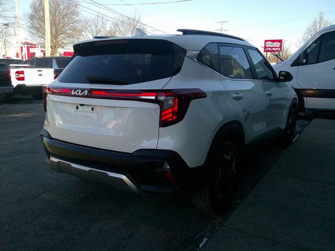 Used 2024 Kia Seltos EX image 9