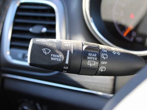 Used 2021 Jeep Grand Cherokee Limited w/ Luxury Group II image 31