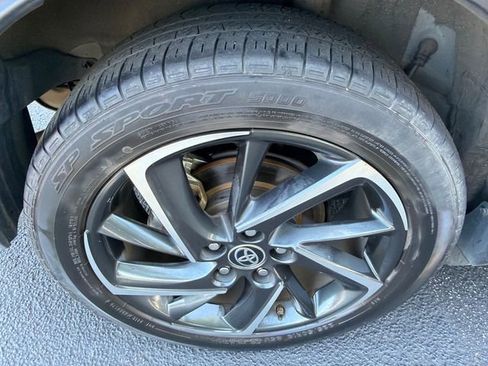 Used 2020 Toyota C-HR Limited FWD image 17