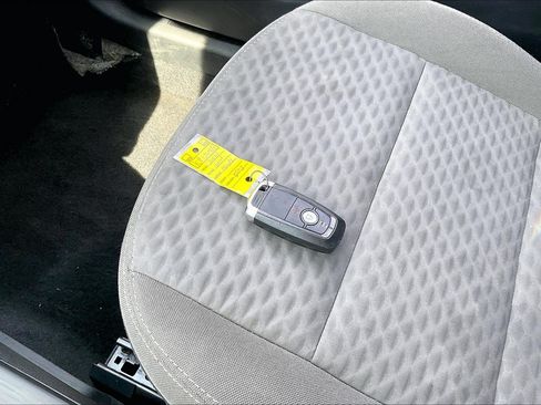 Certified 2021 Ford Escape SE AWD/4WD image 11