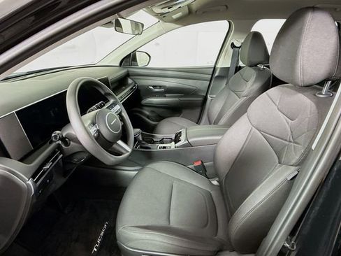 Certified 2025 Hyundai Tucson SE image 12