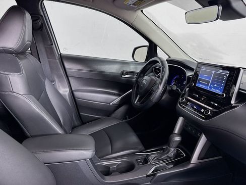 Used 2022 Toyota Corolla Cross XLE image 37