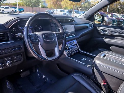 Used 2021 GMC Yukon Denali w/ Denali Ultimate Package image 8
