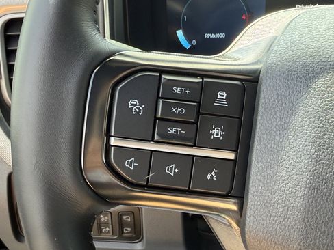 Certified 2025 Ford F250 Platinum w/ FX4 Off-Road Package image 26