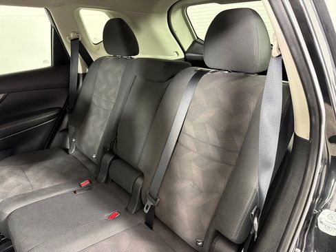 Used 2016 Nissan Rogue SV image 20