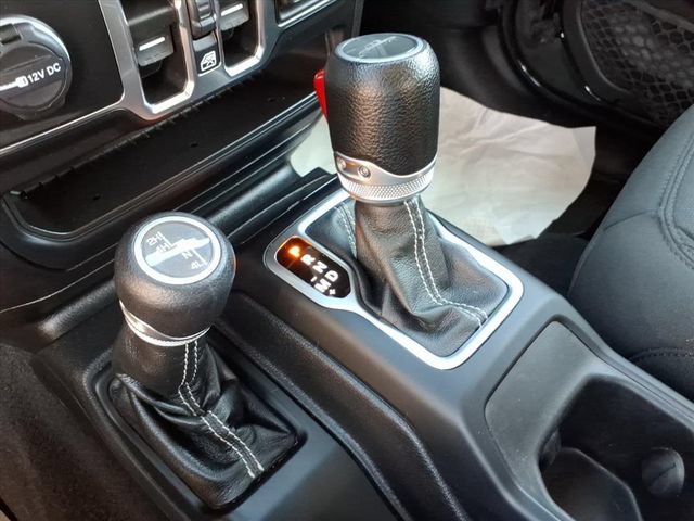 Used 2021 Jeep Gladiator Overland AWD/4WD image 22