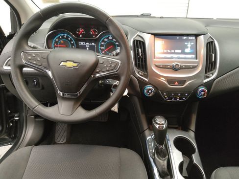 Used 2018 Chevrolet Cruze LT image 22