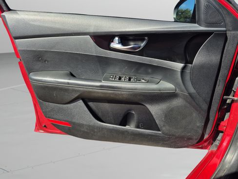 Used 2019 Kia Forte S w/ S Premium Package FWD image 23