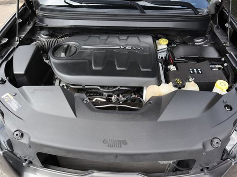 Used 2021 Jeep Cherokee Latitude Lux w/ Sun & Sound Group FWD image 41