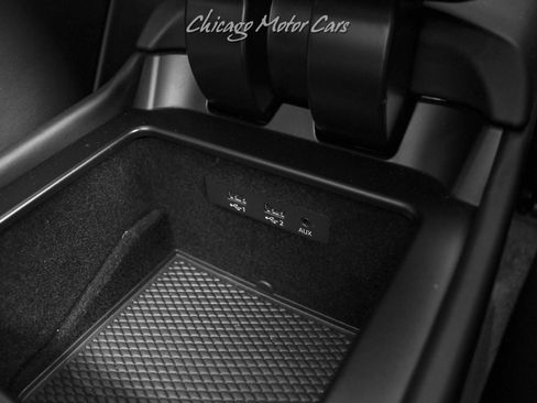 Used 2017 Bentley Bentayga image 19