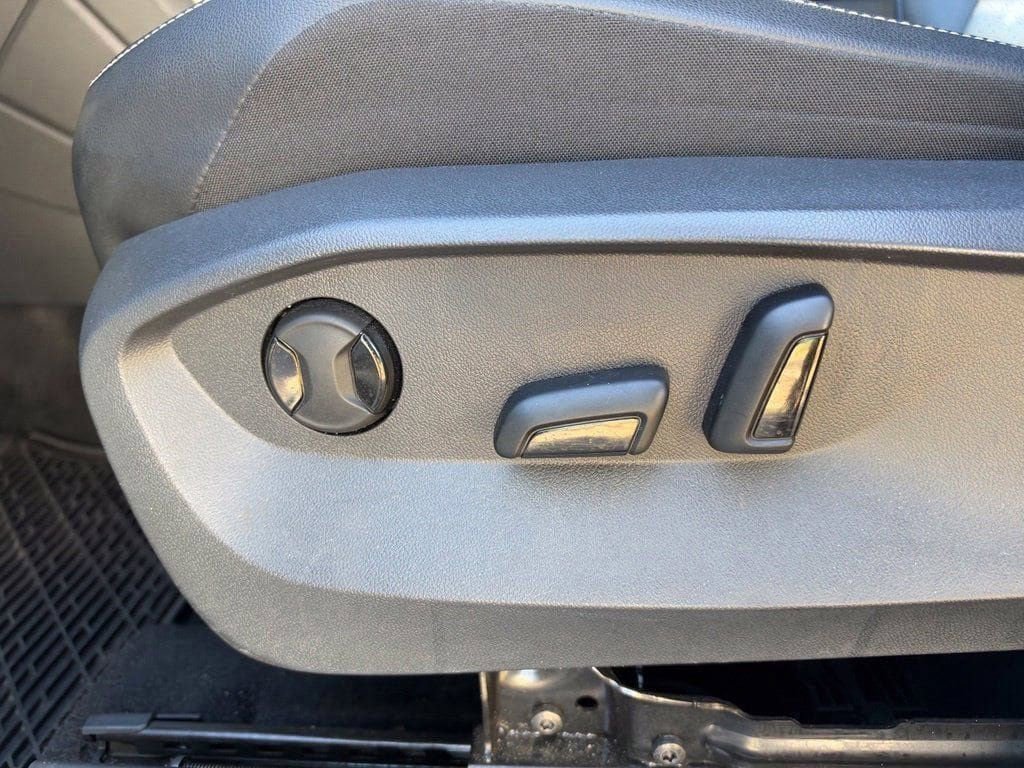 Used 2022 Volkswagen Tiguan SE R-Line FWD image 22