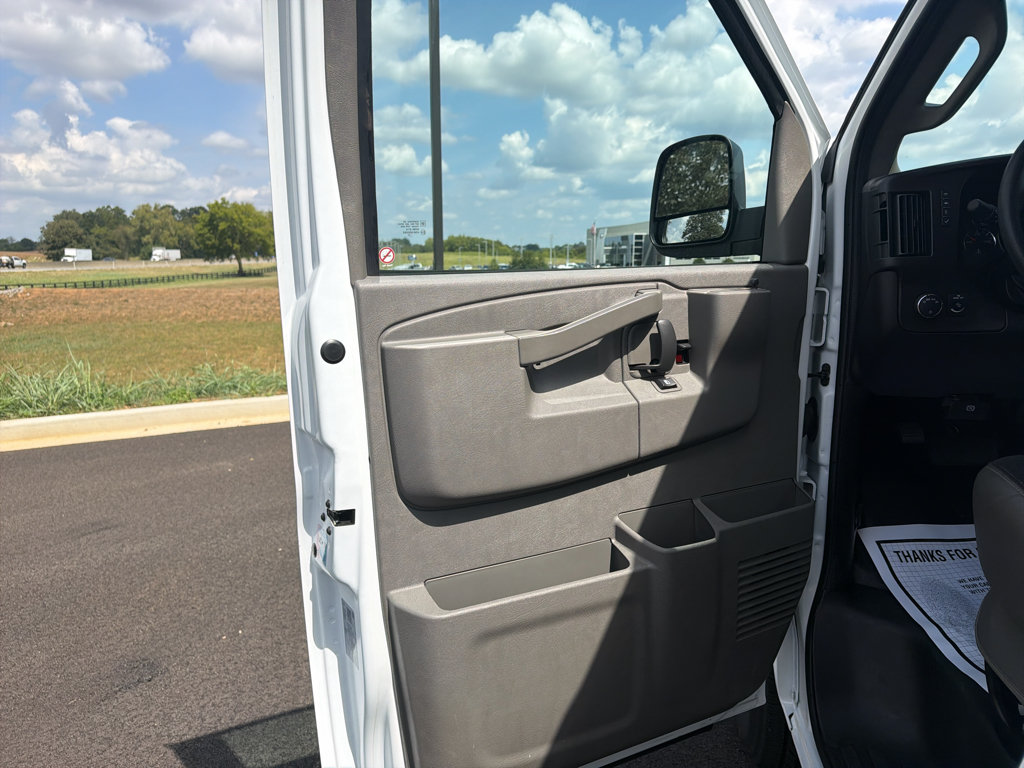 Used 2025 Chevrolet Express 2500 w/ Driver Convenience Package RWD image 9