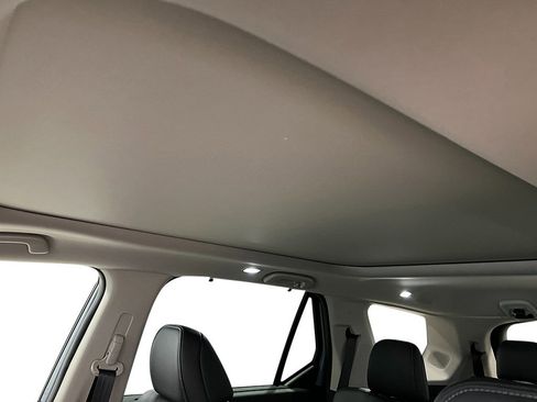 New 2025 Honda Pilot Touring image 24