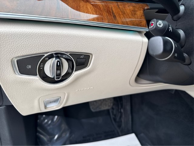 Used 2018 Mercedes-Benz E 300 4MATIC image 19