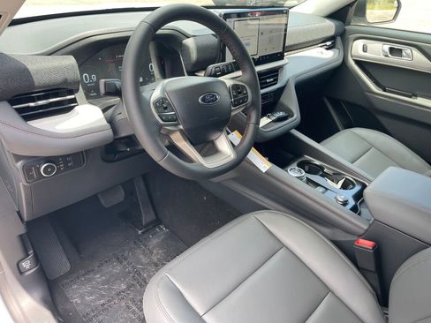 New 2026 Ford Explorer Active w/ Active Comfort Package AWD/4WD image 6