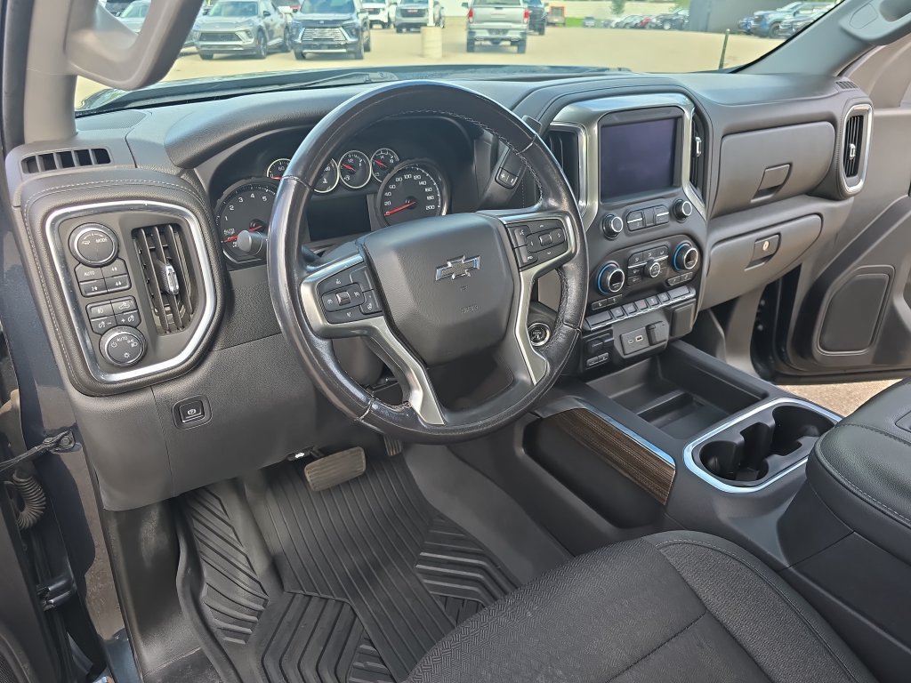 Used 2021 Chevrolet Silverado 1500 LT Trail Boss w/ Bed Protection Package AWD/4WD image 16
