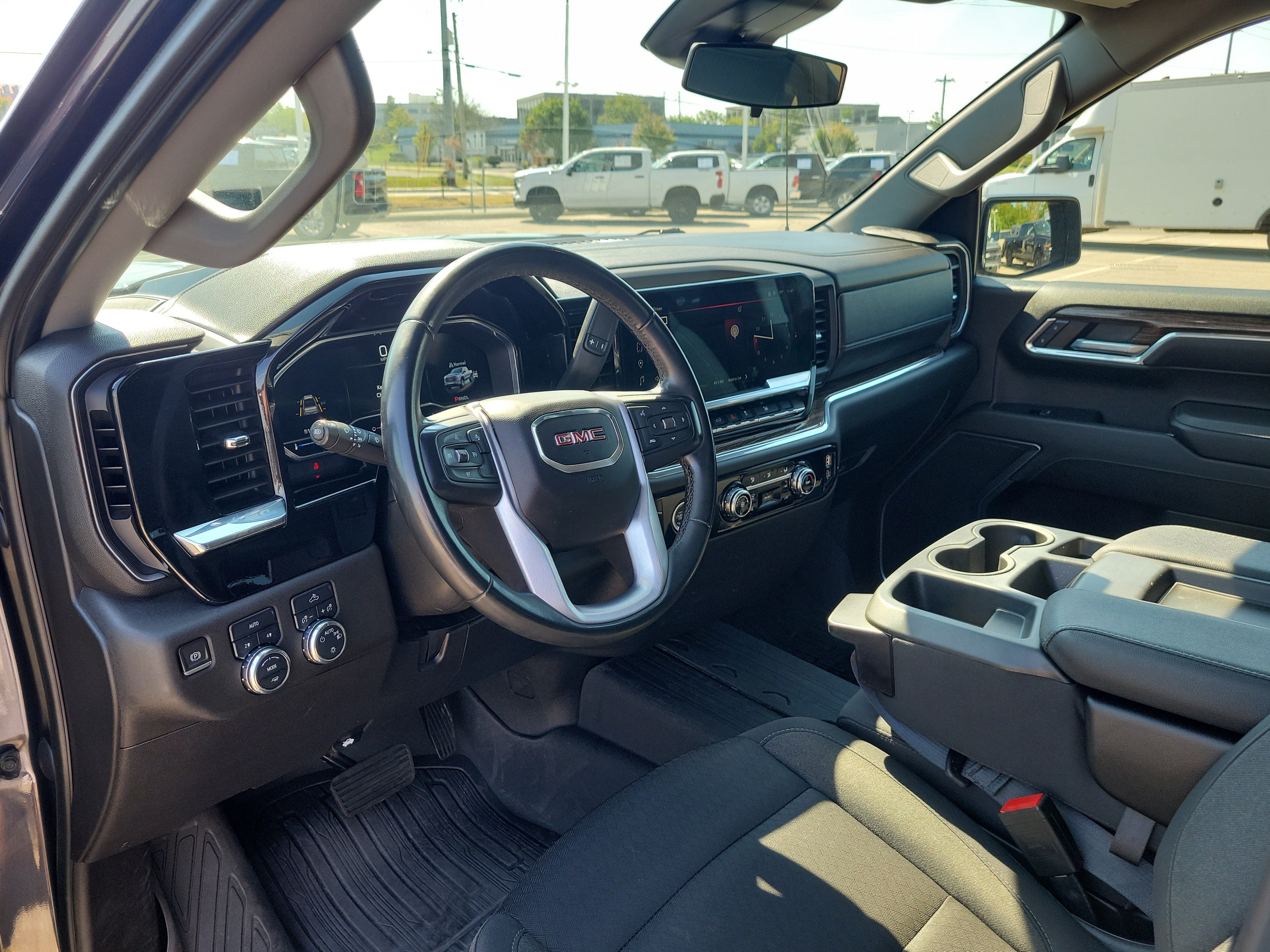 Used 2023 GMC Sierra 1500 SLE w/ Enhanced Capability Package AWD/4WD image 17