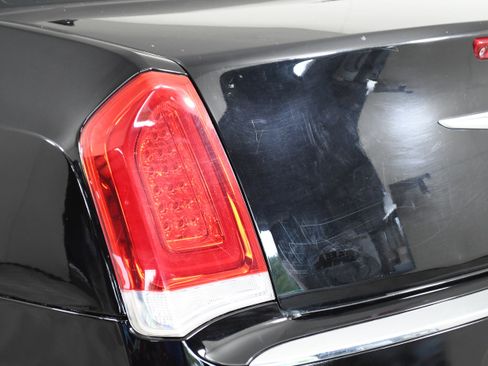 Used 2019 Chrysler 300 Touring L w/ Quick Order Package 22F image 33